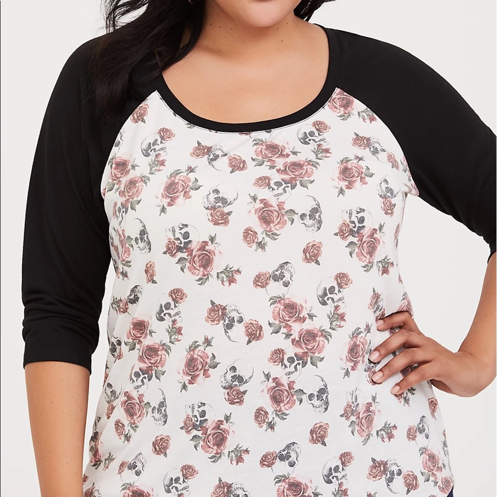 Torrid skull and roses shirt , quarter sleeve